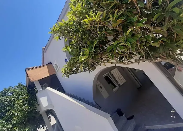 Apartments Ankora Vir