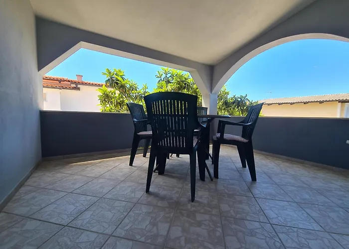 Apartments Ankora Vir