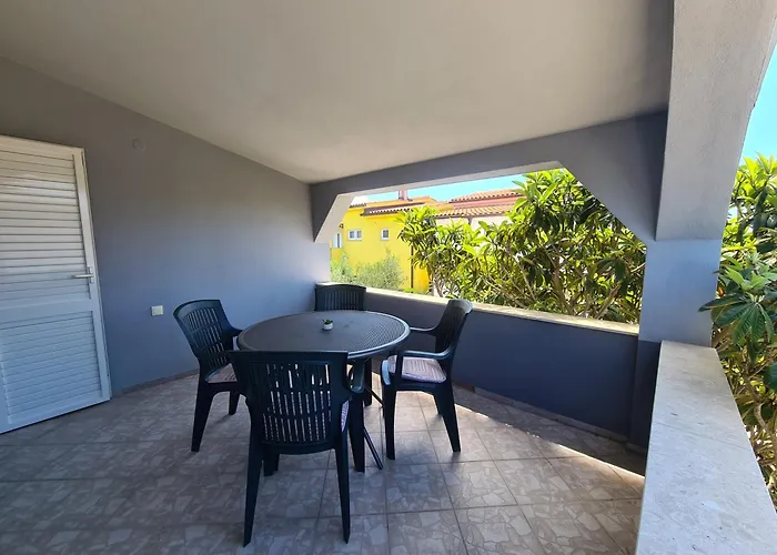Apartments Ankora Vir